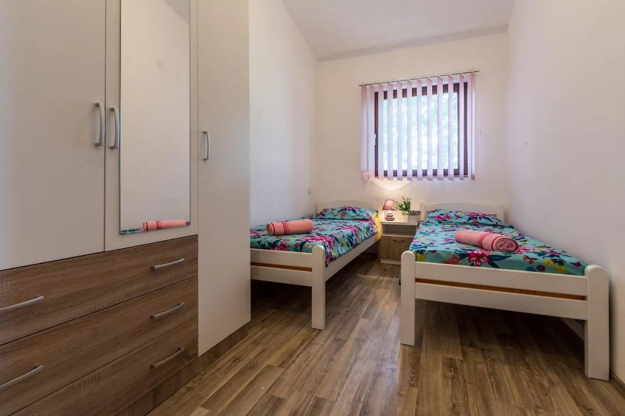 Cozy Villa Sejdi With Private Pool In Pula By Wiibuk