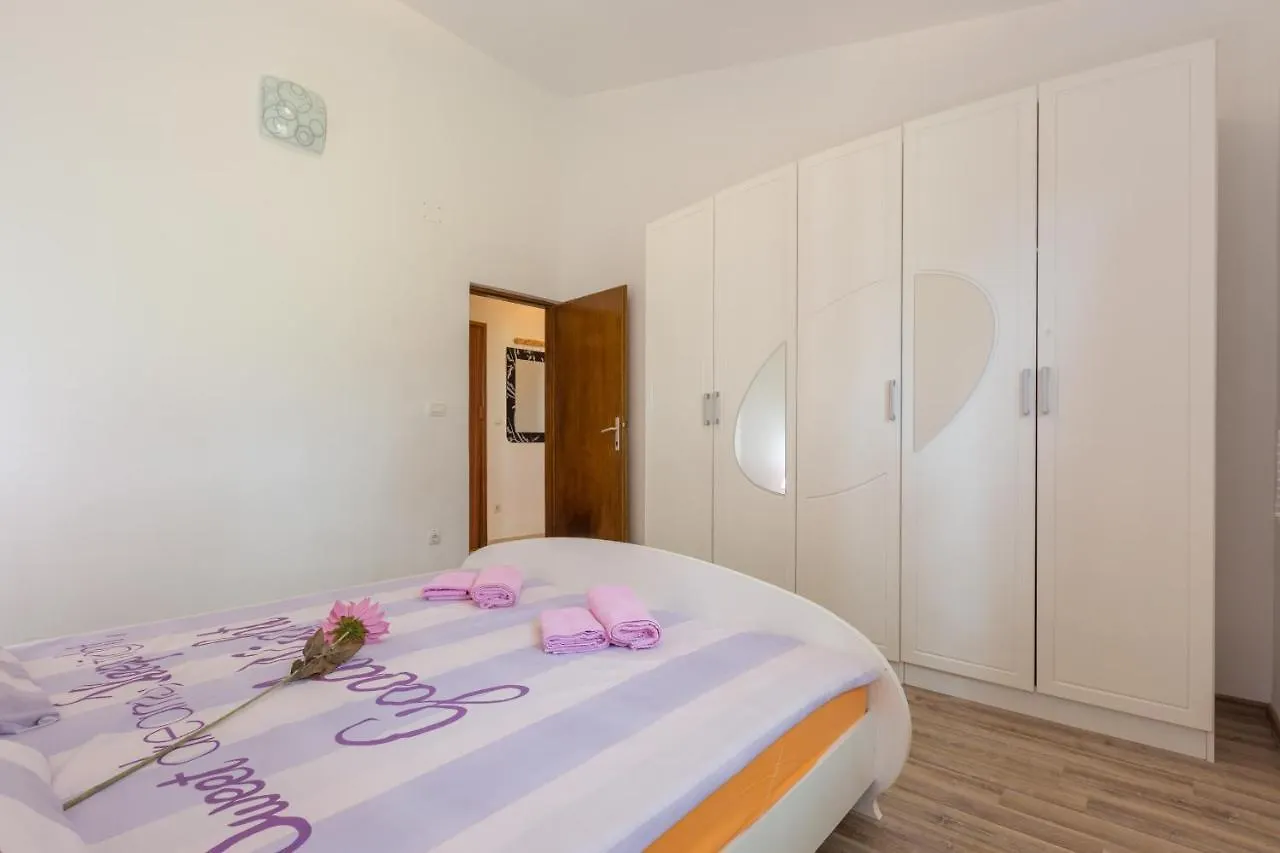 Cozy Villa Sejdi With Private Pool In Pula By Wiibuk