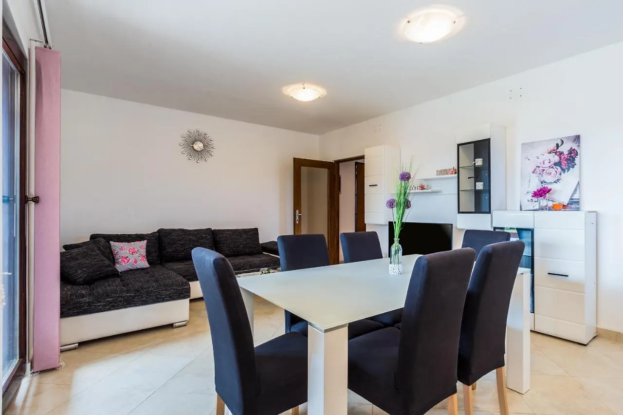 Cozy Villa Sejdi With Private Pool In Pula By Wiibuk