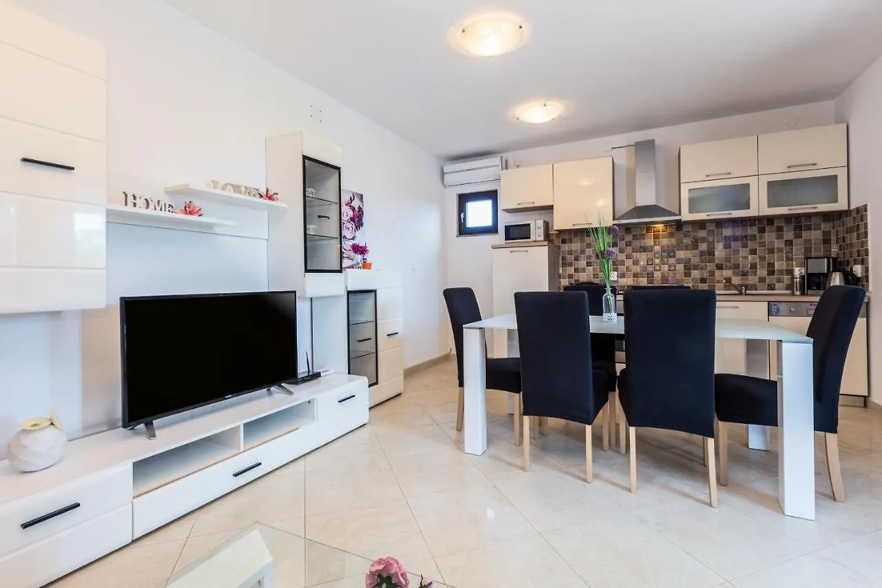 Cozy Villa Sejdi With Private Pool In Pula By Wiibuk קרואטיה