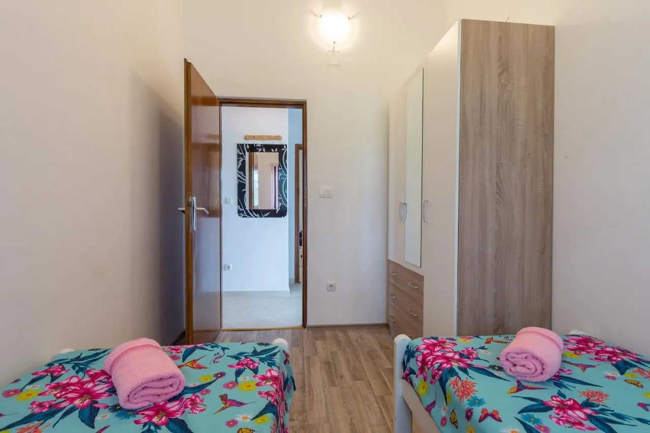 Cozy Villa Sejdi With Private Pool In Pula By Wiibuk